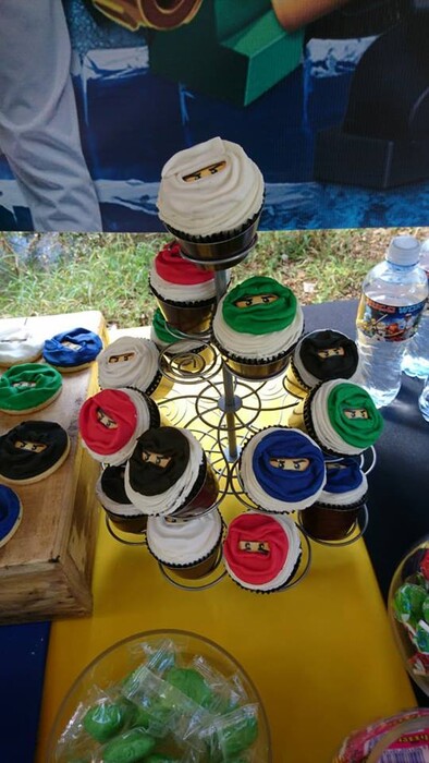 Kiddies Theme Parties offers personalized birthday party supplies and decor for sale.