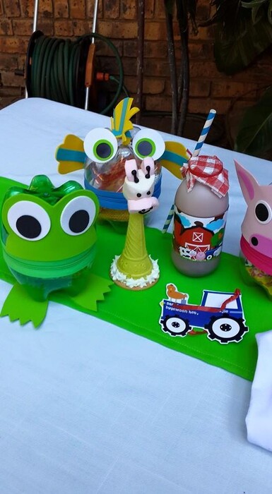 Our custom made party supplies include personalised invitations, paper cups and plates, blowouts and more.