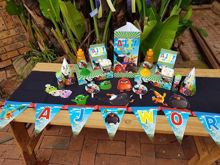 Click on this photo to Zoom. Contact us via email for a complete price list. Kiddies Theme Parties hire out gazebos, picnic tables, umbrellas and photo boards for your Angry Birds party.