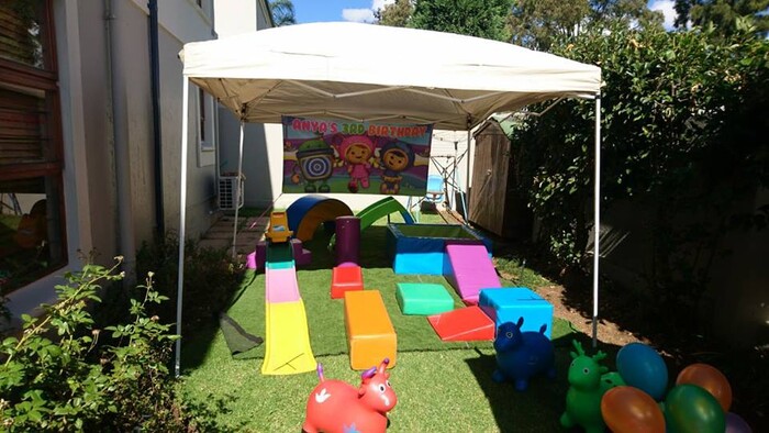 Kiddies Theme Parties offers personalized birthday party supplies and decor for sale.