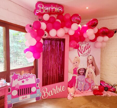 Kiddies Theme Parties offers personalized birthday party supplies and decor for sale.