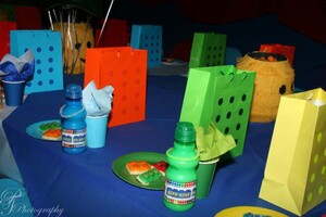 Kiddies Theme Parties offers personalized birthday party supplies and decor for sale.