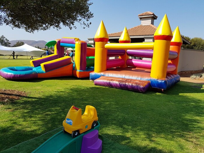 Kiddies Theme Parties offers personalized birthday party supplies and decor for sale.