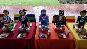 Kiddies Theme Parties offers personalized birthday party supplies and decor for sale.