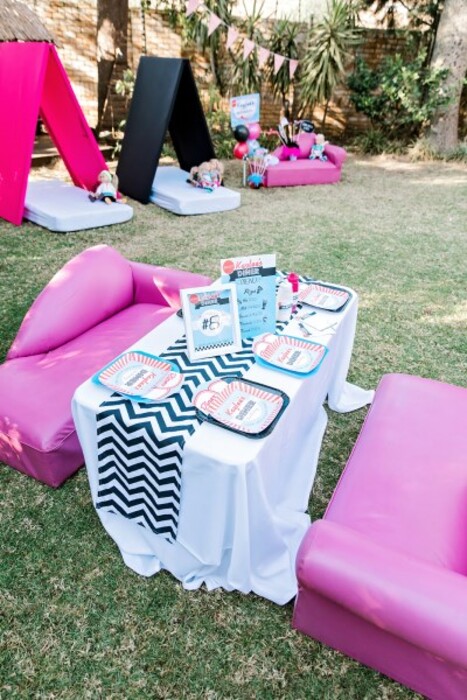 Kiddies Theme Parties offers personalized birthday party supplies and decor for sale.
