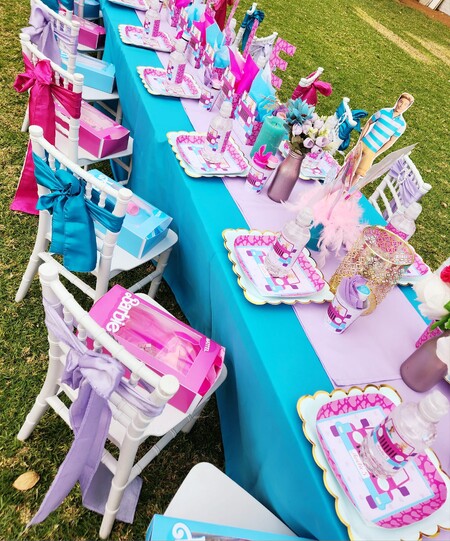 Kiddies Theme Parties offers personalized birthday party supplies and decor for sale.
