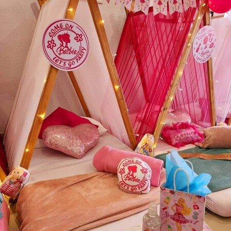 Kiddies Theme Parties offers personalized birthday party supplies and decor for sale.