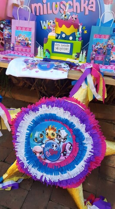 Kiddies Theme Parties hire out gazebos, picnic tables, umbrellas and photo boards for your The Littlest Pet Shop party.