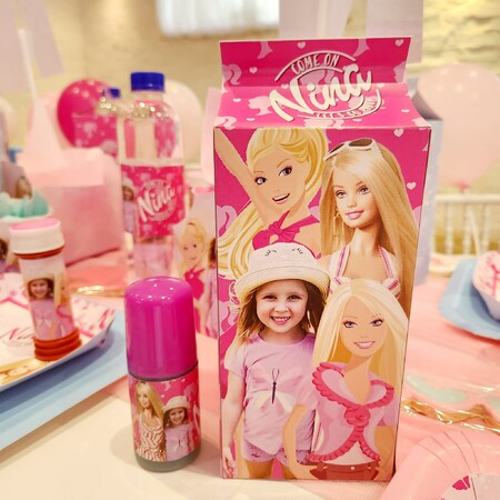 Kiddies Theme Parties offers personalized birthday party supplies and decor for sale.