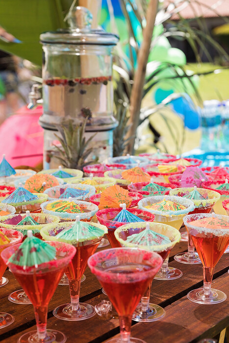 Kiddies Theme Parties offers personalized birthday party supplies and decor for sale.