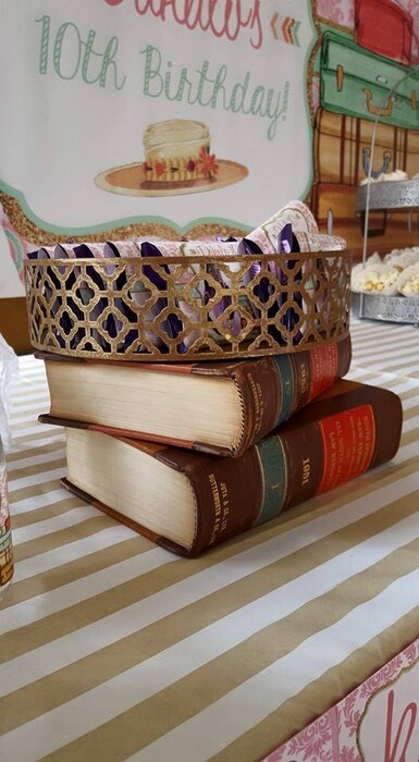 Our custom made Vintage Picnic party supplies include personalised invitations, paper cups and plates, blowouts and more.