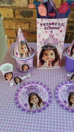 Kiddies Theme Parties offers personalized birthday party supplies and decor for sale.