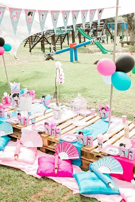 Kiddies Theme Parties offers personalized birthday party supplies and decor for sale.
