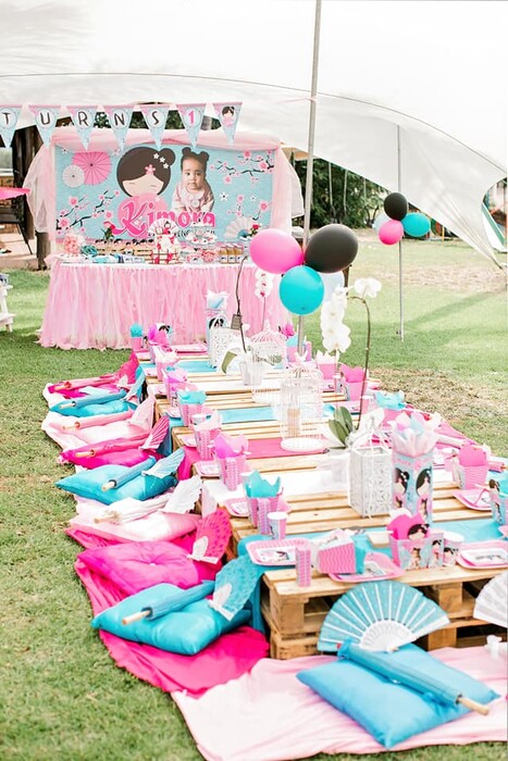 Kiddies Theme Parties offers personalized birthday party supplies and decor for sale.