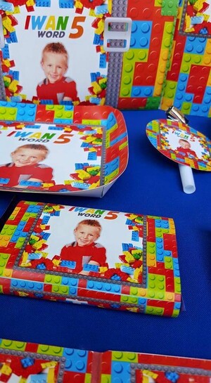 Kiddies Theme Parties offers personalized birthday party supplies and decor for sale.