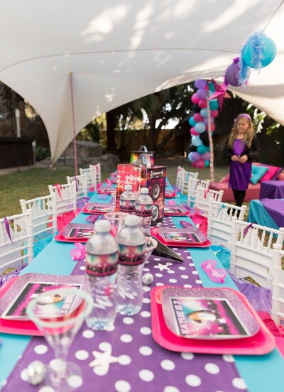 Kiddies Theme Parties offers personalized birthday party supplies and decor for sale.