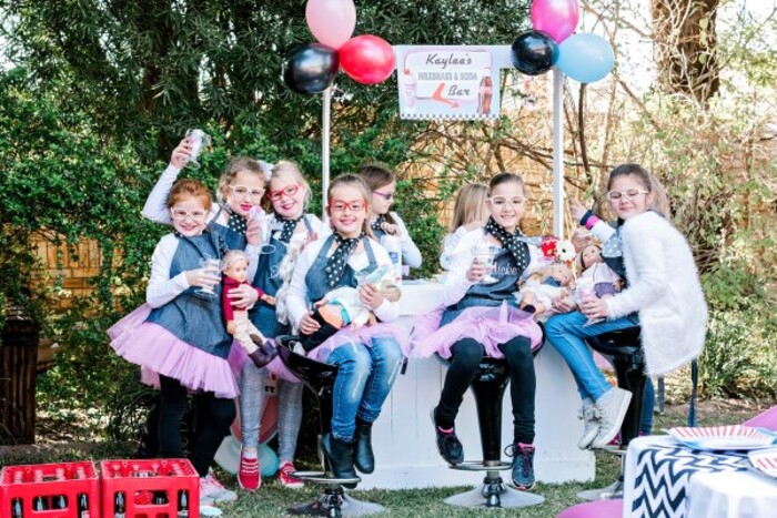 Kiddies Theme Parties offers personalized birthday party supplies and decor for sale.