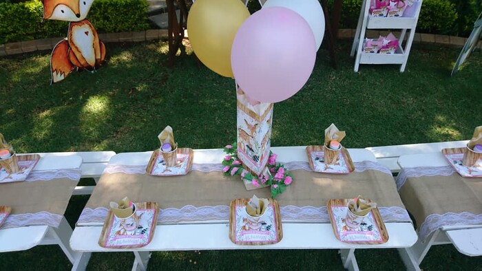 Kiddies Theme Parties offers personalized birthday party supplies and decor for sale.