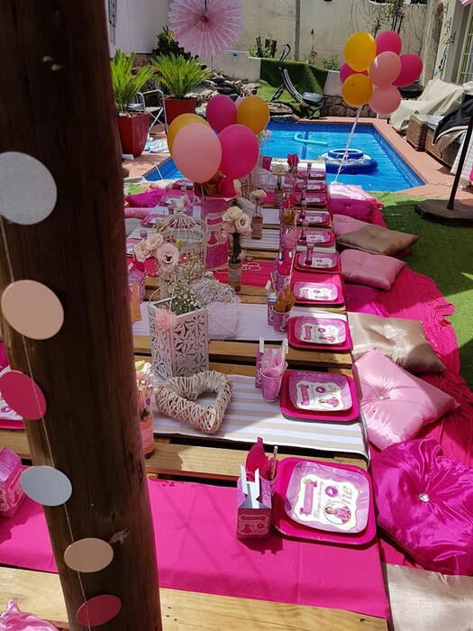 Kiddies Theme Parties offers personalized birthday party supplies and decor for sale.