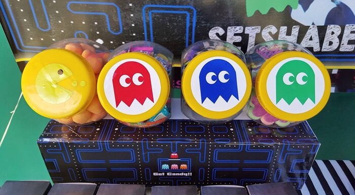 Kiddies Theme Parties offers personalized birthday party supplies and decor for sale.