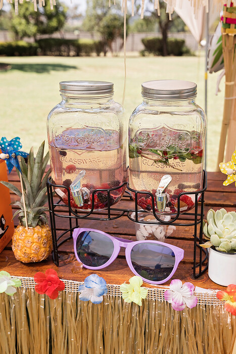 Kiddies Theme Parties offers personalized birthday party supplies and decor for sale.