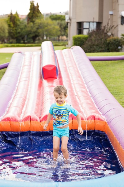 Kiddies Theme Parties offers personalized birthday party supplies and decor for sale.