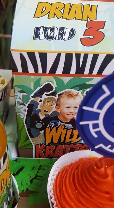 Kiddies Theme Parties offers personalized birthday party supplies and decor for sale.