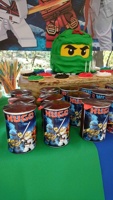 Kiddies Theme Parties offers personalized birthday party supplies and decor for sale.