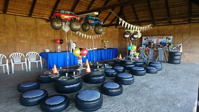 Kiddies Theme Parties offers personalized birthday party supplies and decor for sale.