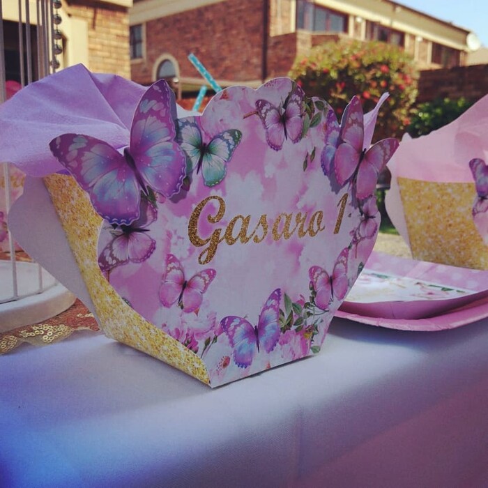 Personalised floral butterflies themed party packs. Personalised floral butterflies themed party packs.