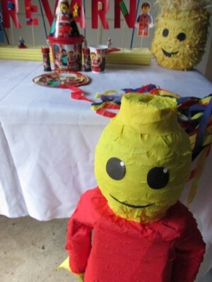 Kiddies Theme Parties offers personalized birthday party supplies and decor for sale.