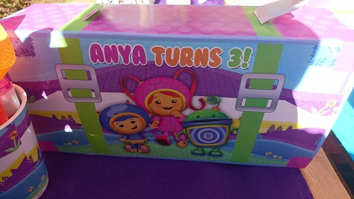 Kiddies Theme Parties offers personalized birthday party supplies and decor for sale.