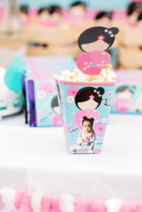 Kiddies Theme Parties offers personalized birthday party supplies and decor for sale.