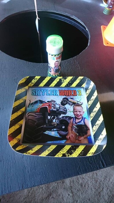 Kiddies Theme Parties offers personalized birthday party supplies and decor for sale.