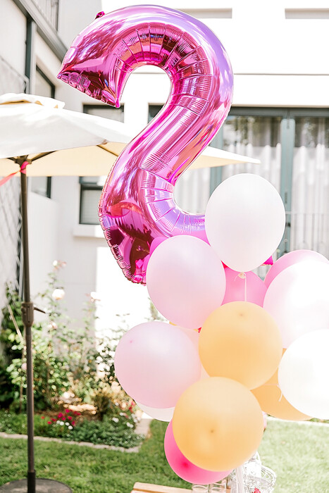 Kiddies Theme Parties offers personalized birthday party supplies and decor for sale.