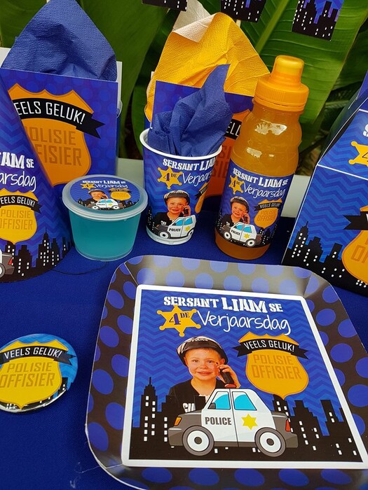Kiddies Theme Parties offers personalized birthday party supplies and decor for sale.