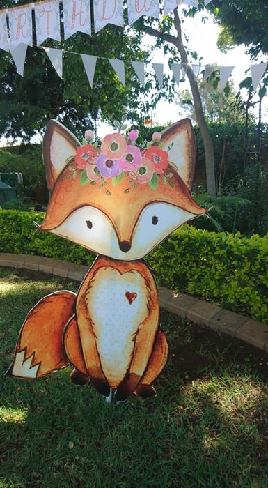 Kiddies Theme Parties offers personalized birthday party supplies and decor for sale.