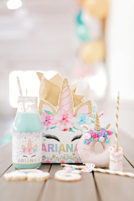 Kiddies Theme Parties offers personalized birthday party supplies and decor for sale.