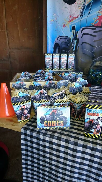 Kiddies Theme Parties offers personalized birthday party supplies and decor for sale.