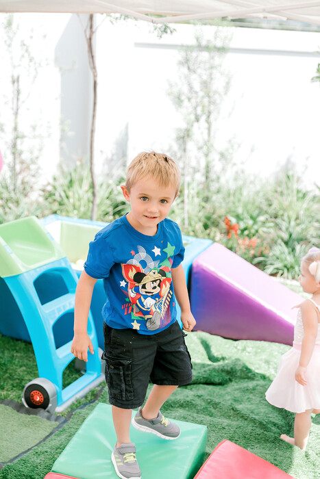 Kiddies Theme Parties offers personalized birthday party supplies and decor for sale.