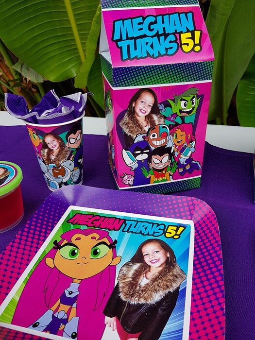 Kiddies Theme Parties offers personalized birthday party supplies and decor for sale.