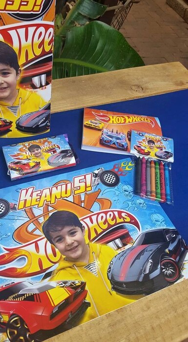 Kiddies Theme Parties offers personalized birthday party supplies and decor for sale.