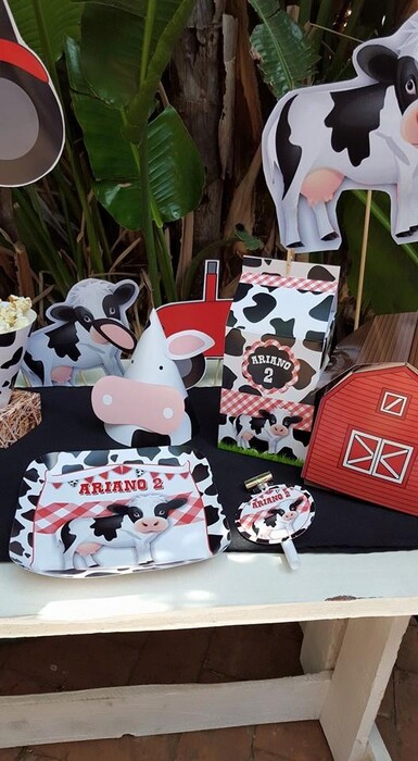 Kiddies Theme Parties can also handle your event catering such as party platters, coffee stations, drinks and cooler boxes.