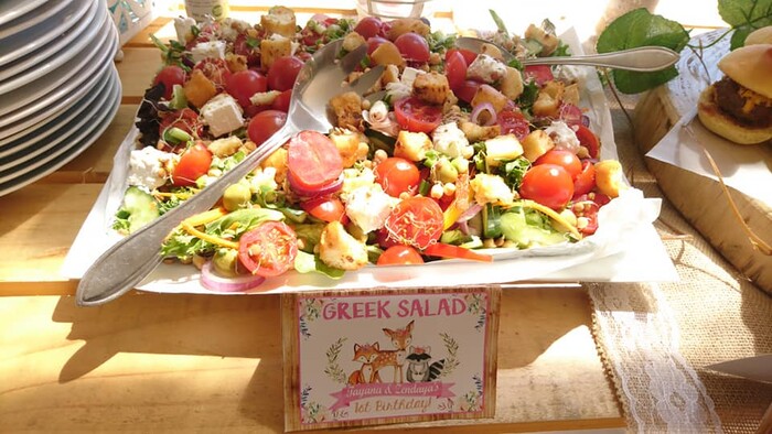 Kiddies Theme Parties offers personalized birthday party supplies and decor for sale.