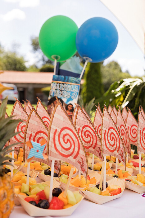 Kiddies Theme Parties offers personalized birthday party supplies and decor for sale.