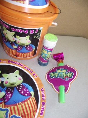 Kiddies Theme Parties offers personalized birthday party supplies and decor for sale.