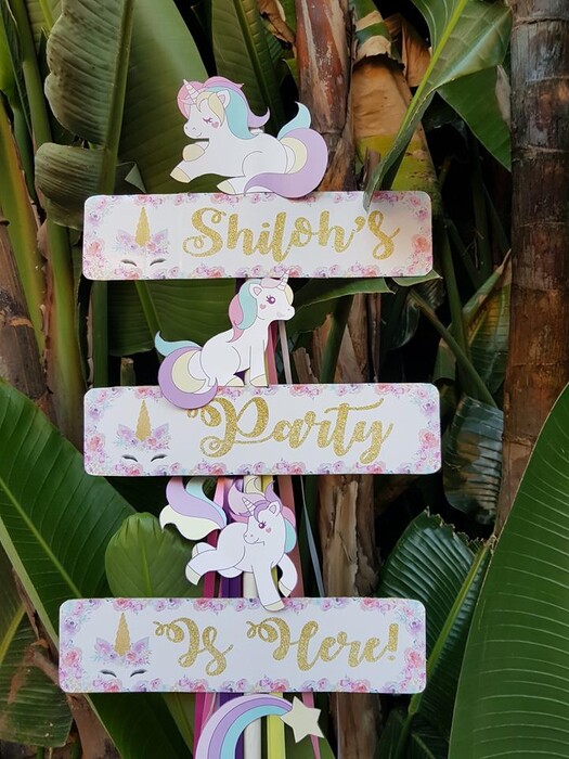 Kiddies Theme Parties offers personalized birthday party supplies and decor for sale.