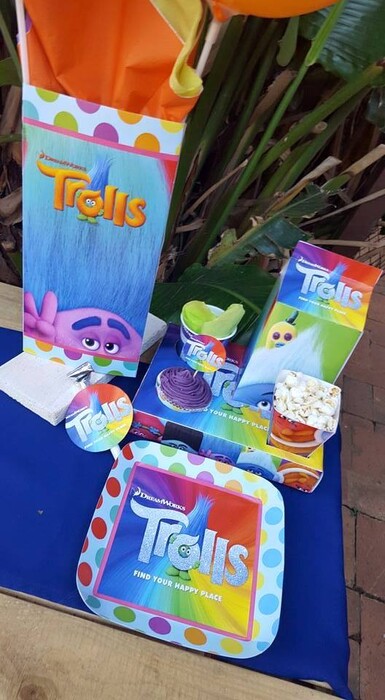 Kiddies Theme Parties offers personalized birthday party supplies and decor for sale.