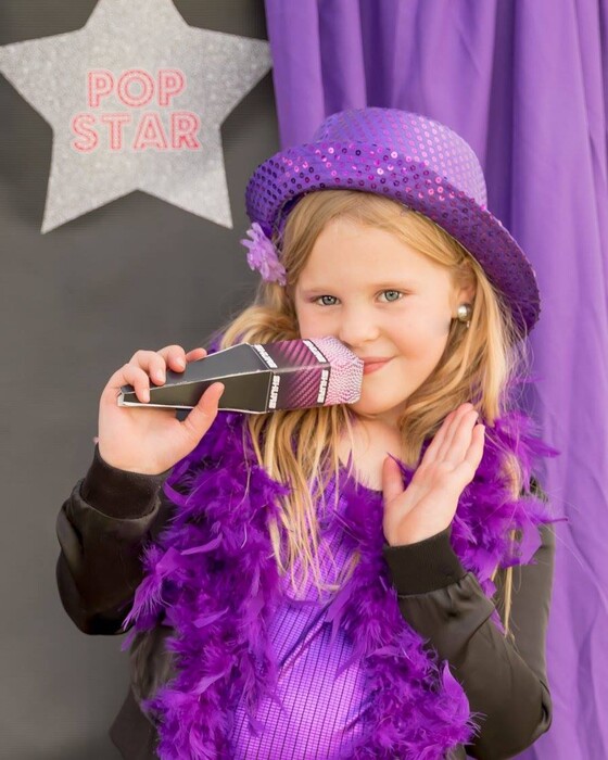 Kiddies Theme Parties offers personalized birthday party supplies and decor for sale.