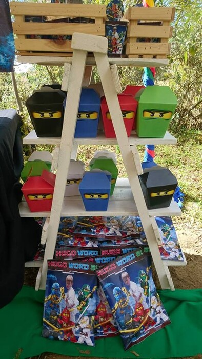 Kiddies Theme Parties offers personalized birthday party supplies and decor for sale.